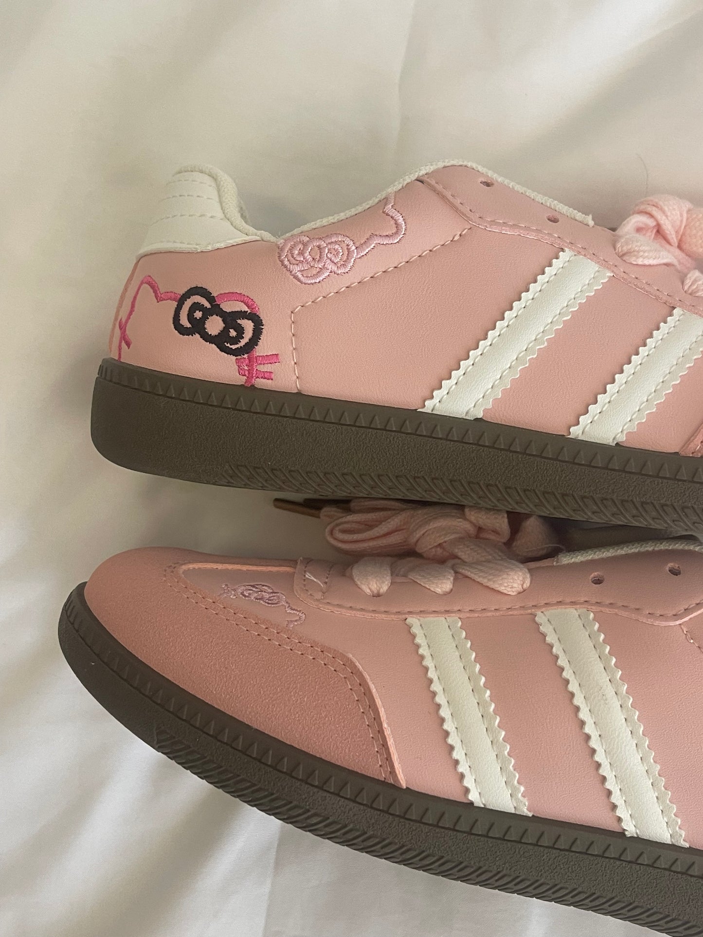 hello kitty pink shoes🐚💗