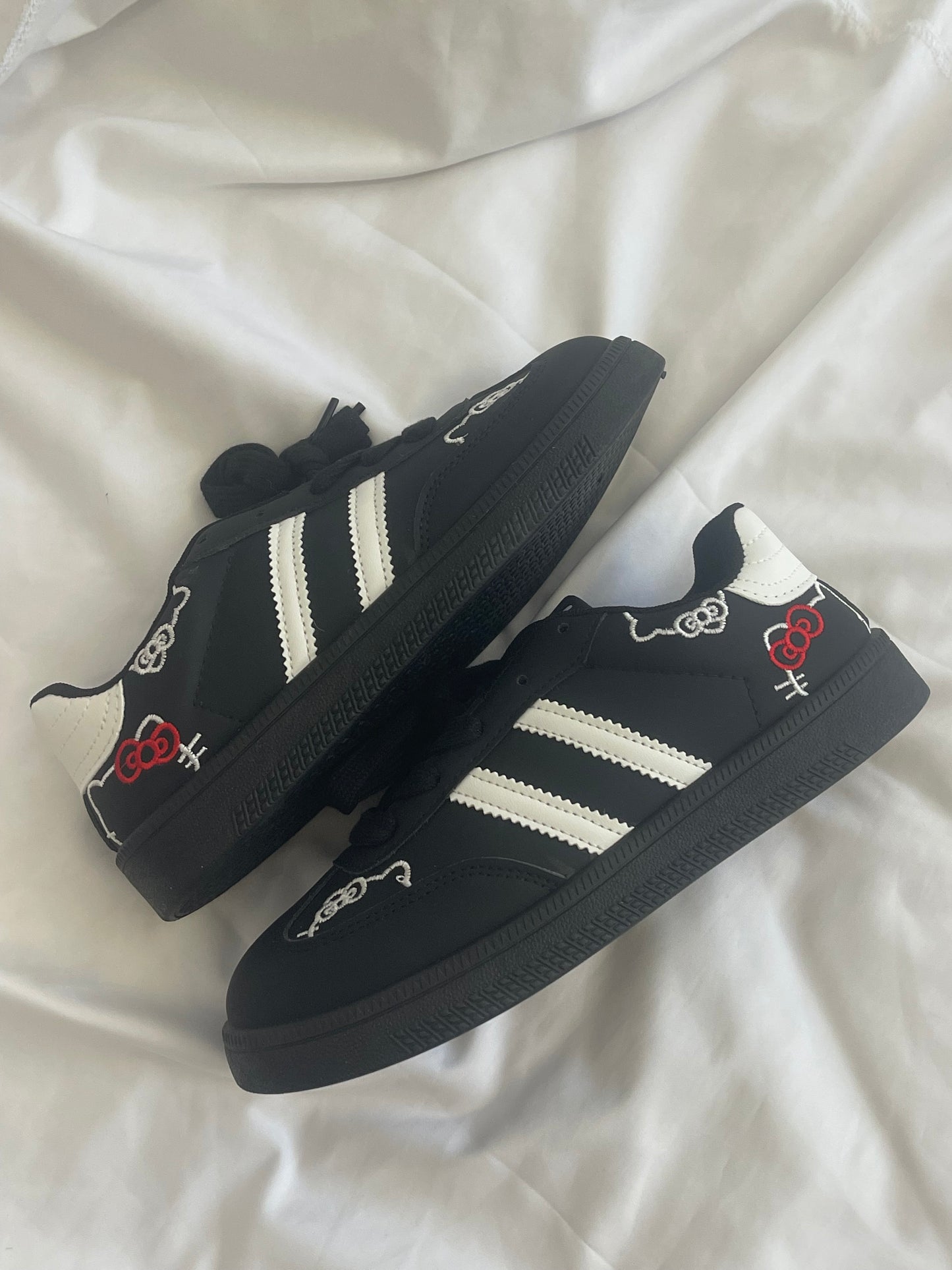 hello kitty black shoes🐾
