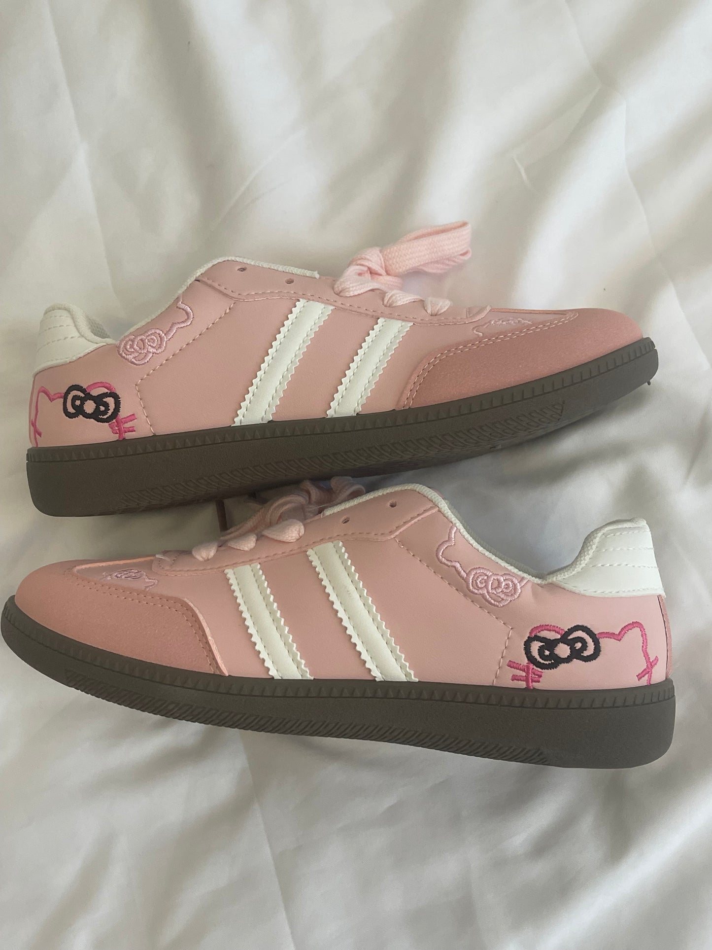 hello kitty pink shoes🐚💗