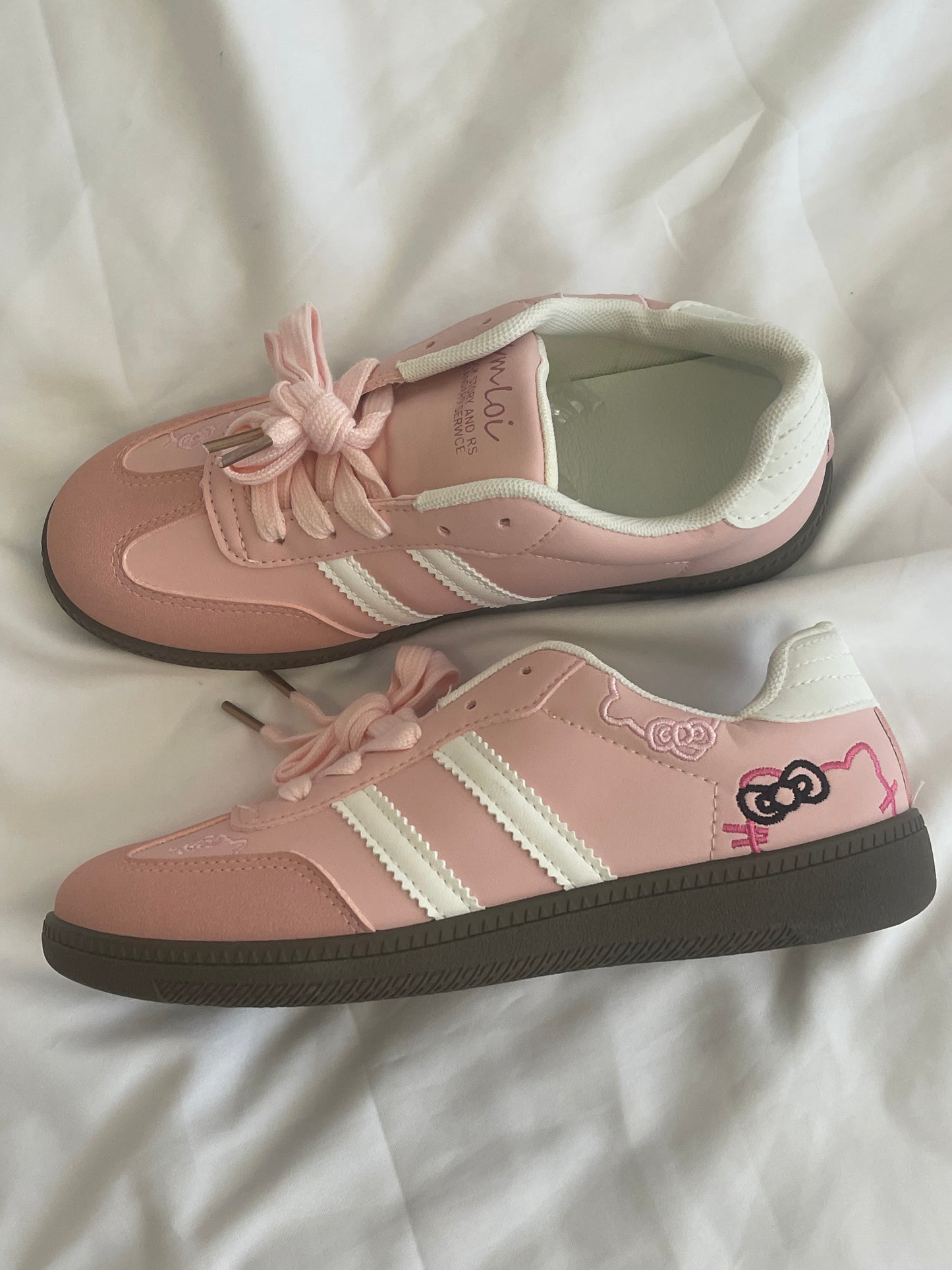 hello kitty pink shoes🐚💗