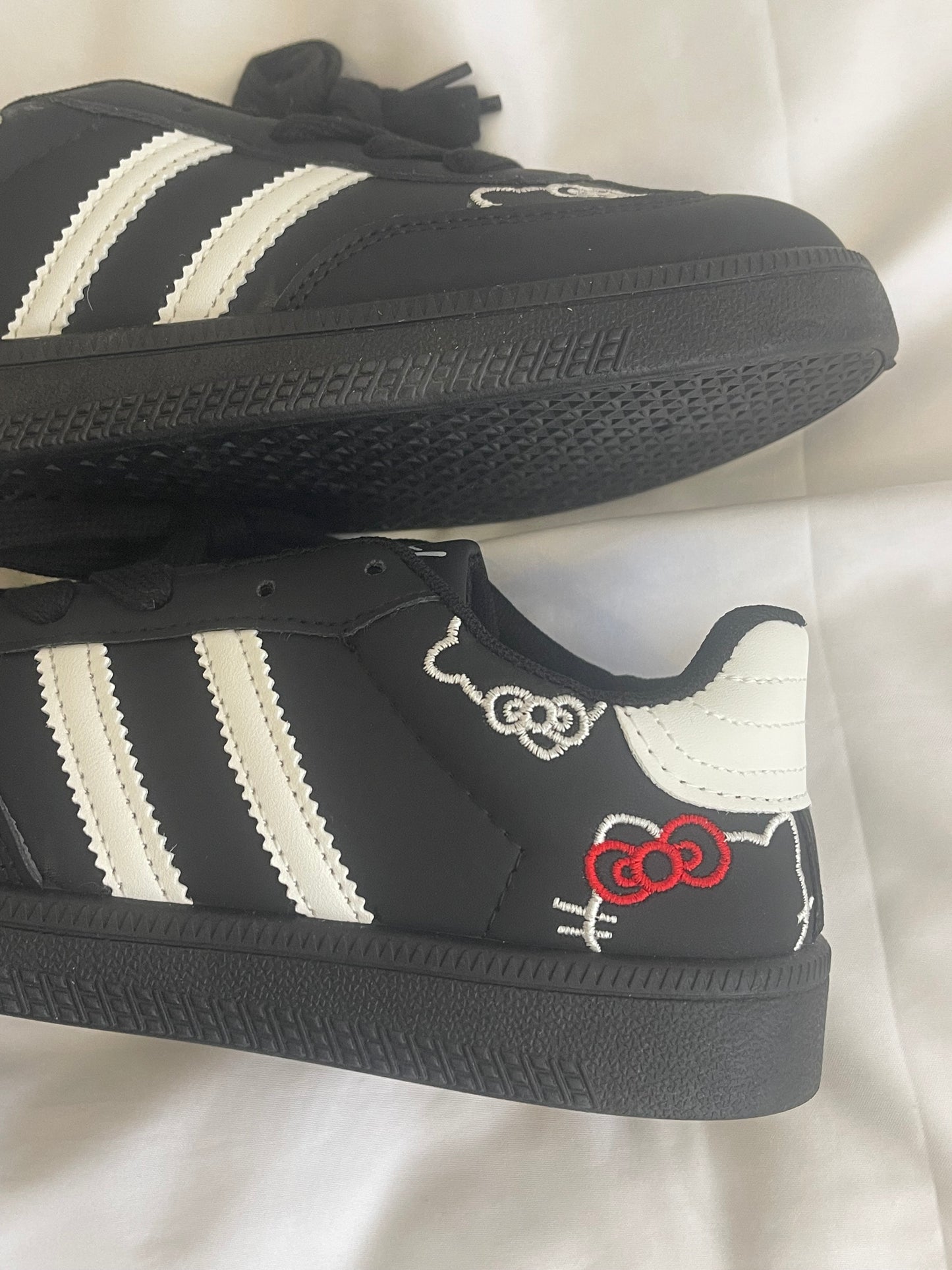 hello kitty black shoes🐾