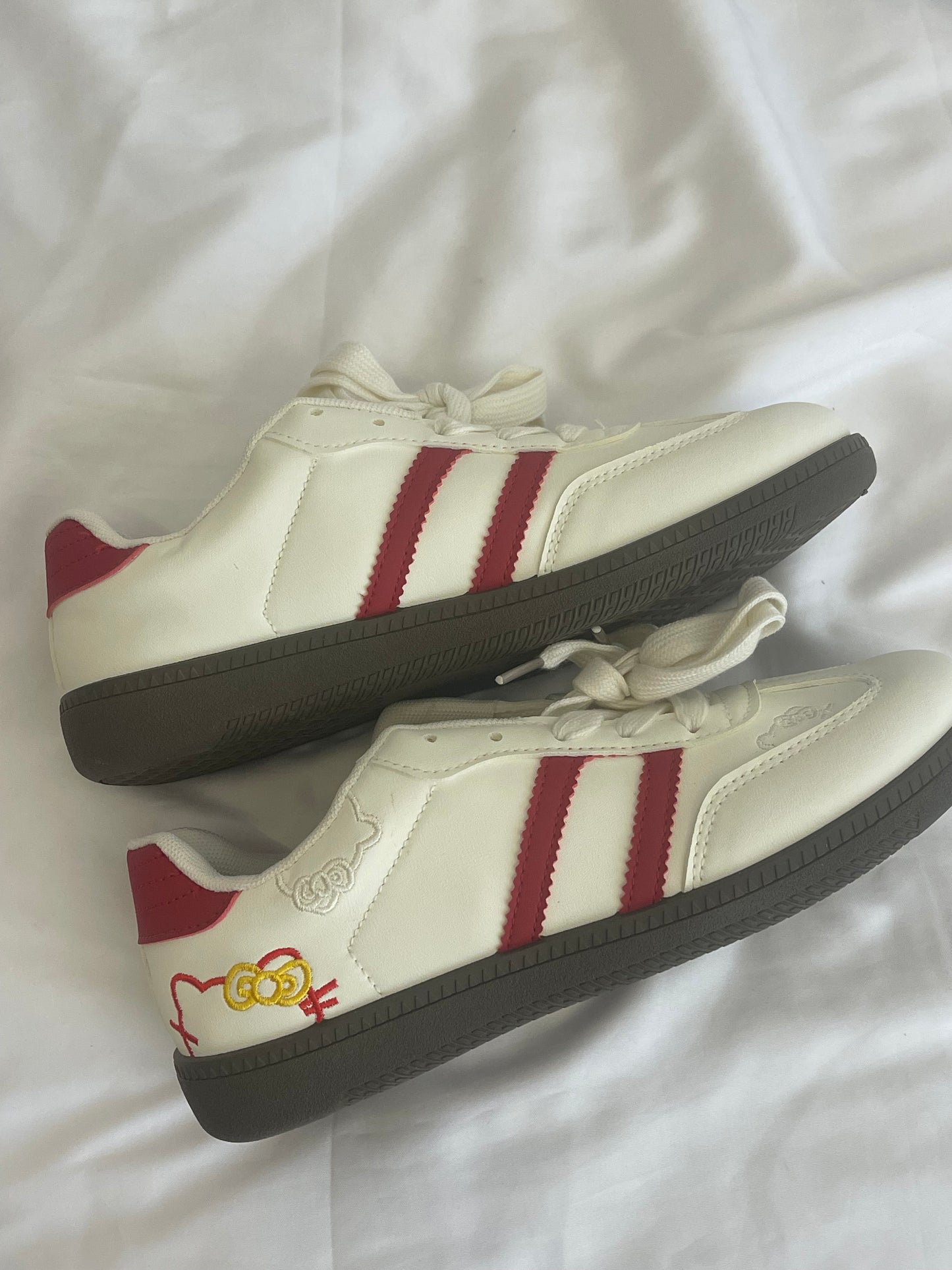 hello kitty strawberry cream shoes🍰🍓