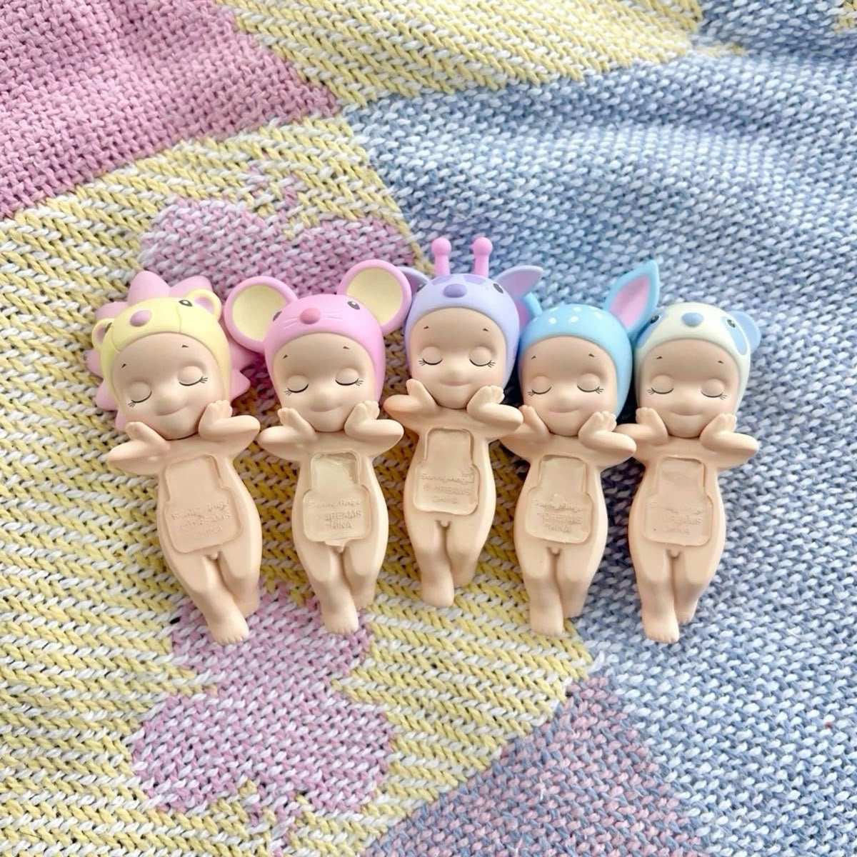 original & master copy sonny angel hippers ( dreaming series)