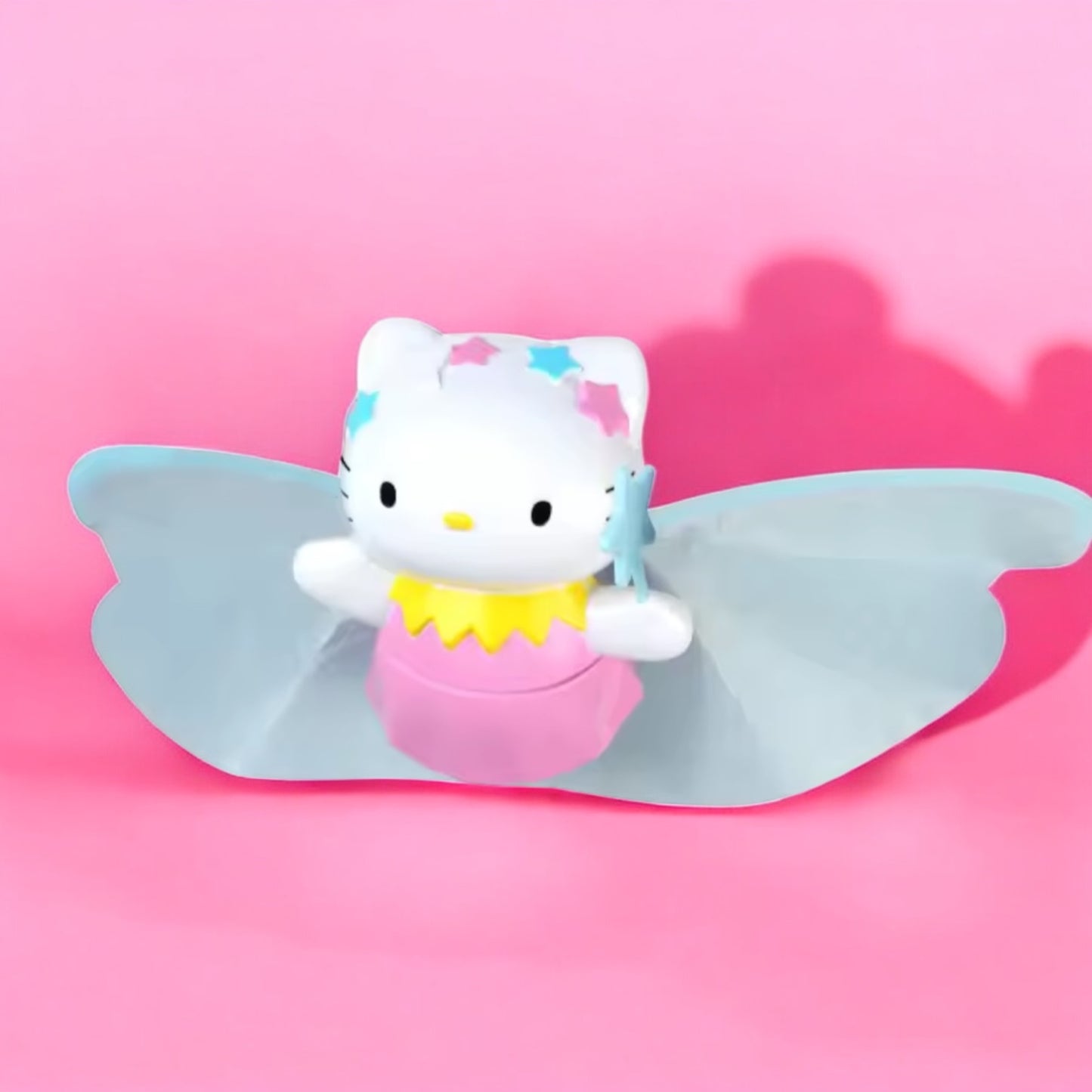 flying hello kitty🧚🏻‍♀️