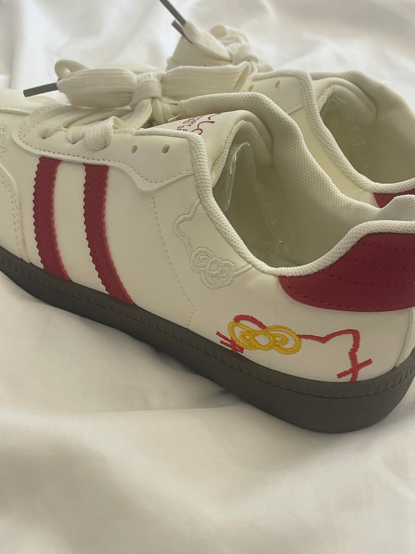 hello kitty strawberry cream shoes🍰🍓
